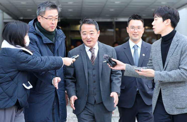 ‘인보사 사태’ 이웅열 코오롱 명예회장 1심서 무죄