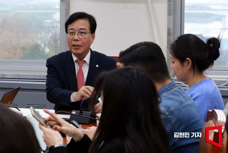 [포토] 송언석 기재위원장, 기재위 세법 논의 관련 기자간담회