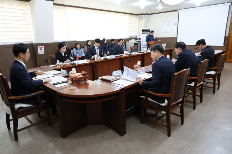 적극행정위원회 회의.