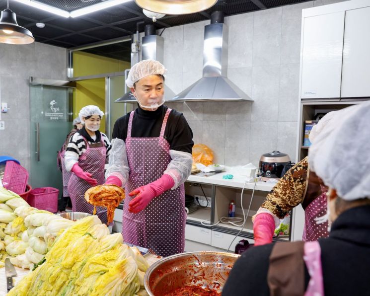 오언석 도봉구청장 김장 동참