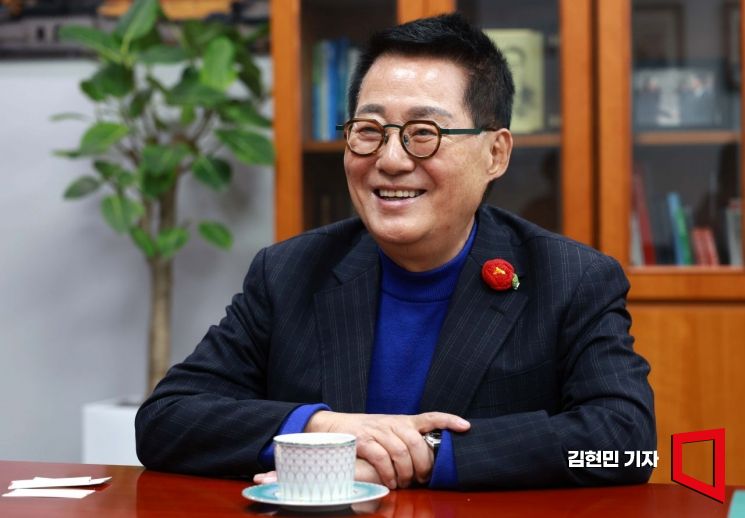 박지원 "의원이 아니라 요원? 박지원도 국정원 요원인가"