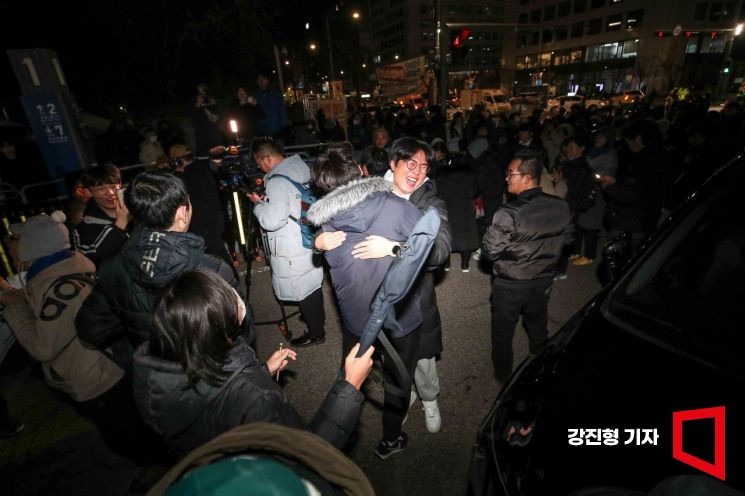 [포토] 다섯 시간 반 만에 해제된 '비상계엄'