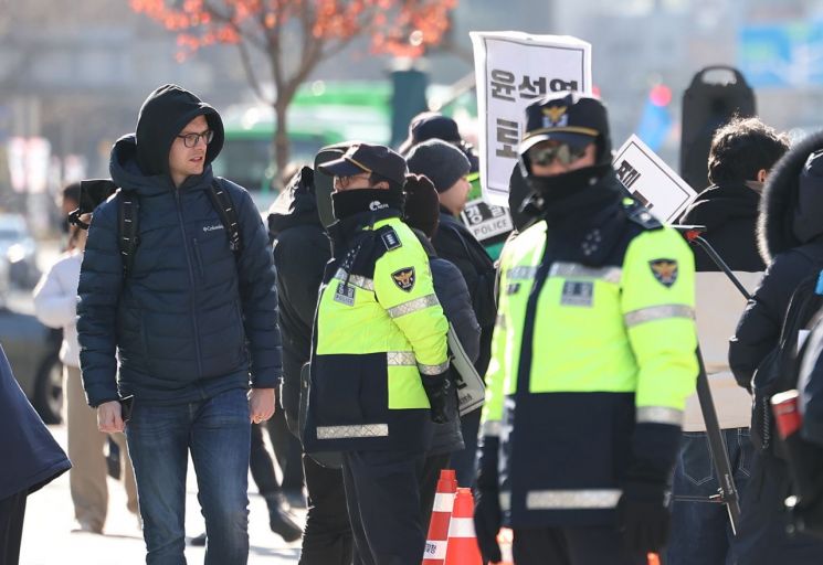 韓, 졸지에 '여행위험 국가'…美·日 등 자국민에 주의 당부