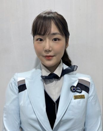 의식잃고 쓰러지자 5분간 심폐소생술…50대 승객 살린 KTX 여승무원