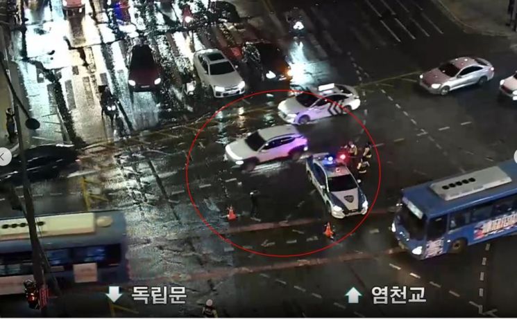 서대문역사거리 상수도관 누수로 교통 통제…복구 밤 10시 완료