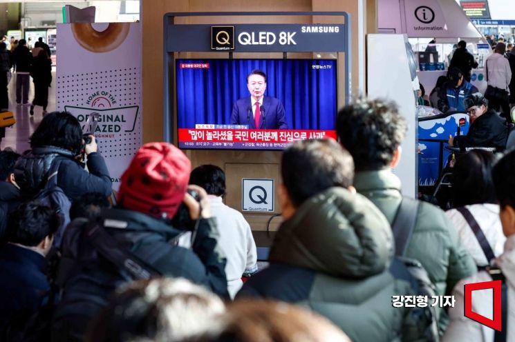 '계엄 후유증' 겪는 국민들…尹대통령 상대로 잇단 손배소송 제기