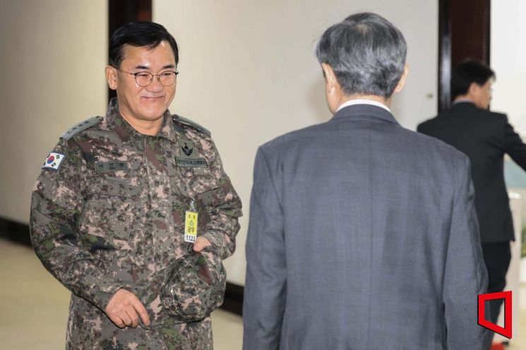 [포토] 국정원장과 인사하는 여인형 전 방첩사령관