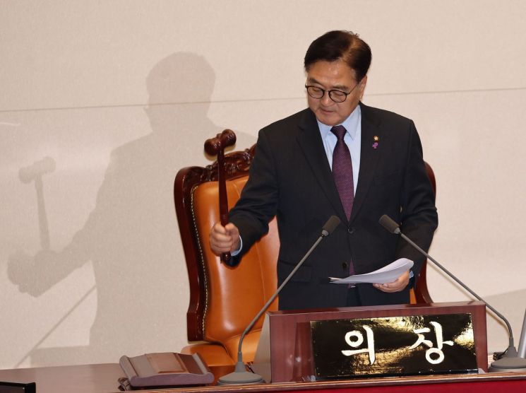 우원식 "양심에 따라 성실히"…尹탄핵 표결 본회의 개의