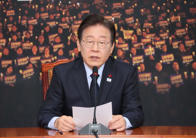 [속보]이재명 “韓·韓, 헌정질서 파괴…대통령 권한, 사유물 아냐”