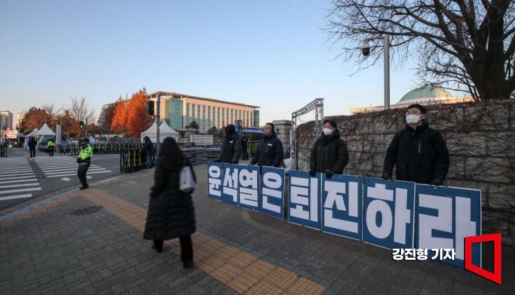 [관가in]"뭘 해야 할지..." 계엄쇼크·데드덕에 무기력해진 관가