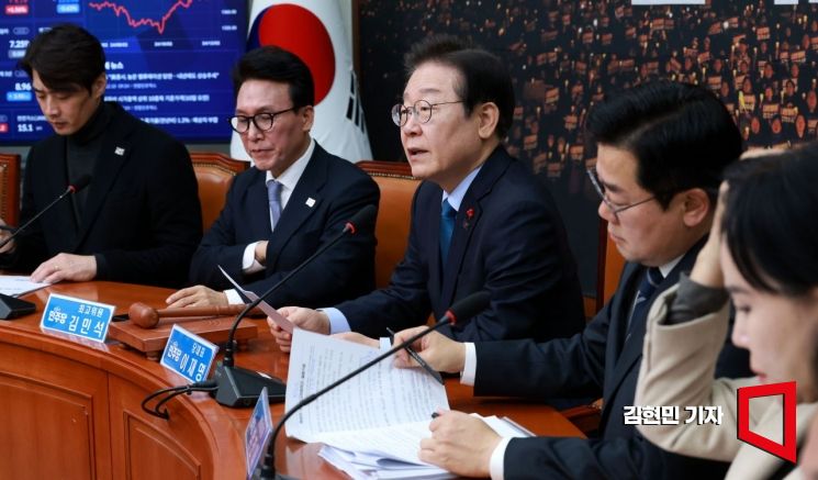 [포토] 이재명 "오늘 예산안 처리 끝낸다"… 감액 수정안 강행