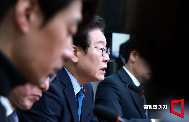 [포토] 이재명 “경제불안 해소 위해 오늘 예산안 처리”