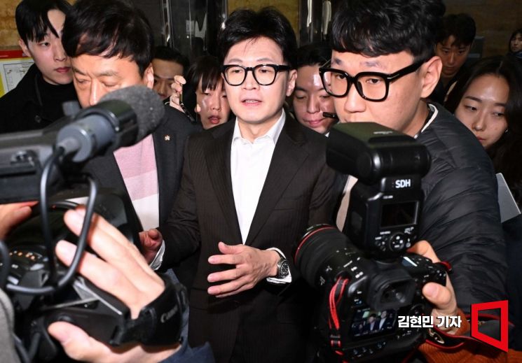 한동훈 "尹, 탄핵 찬성…직무정지의 유일한 길"