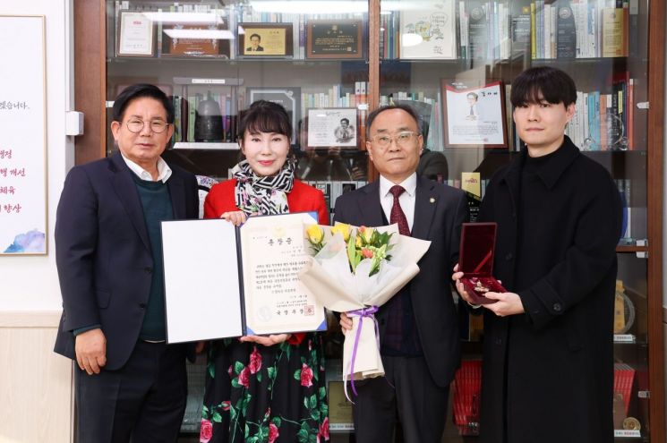 6.25 전쟁 영웅의 명예 되찾다...박강수 마포구청장 훈장 전수식