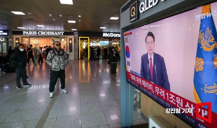 “尹 대국민담화는 허위·가짜뉴스" 이준석, 방심위 민원 접수