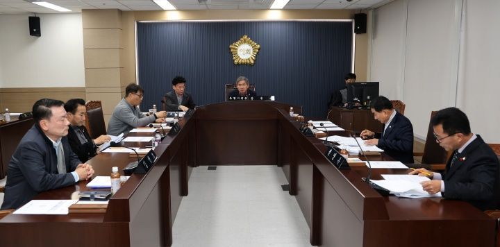 충남 당진시의회가 11일 당진시의회 최초 인사청문특별위원회를 구성하고, 당진시에서 제출한 김양수 당진도시공사 사장 후보자에 대한 인사청문 절차에 본격 돌입했다. /당진시의회