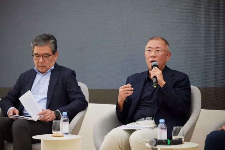 정의선 회장 "현대차 혁신의 역사 훌륭해…최고의 순간, 아직 오지 않았다"