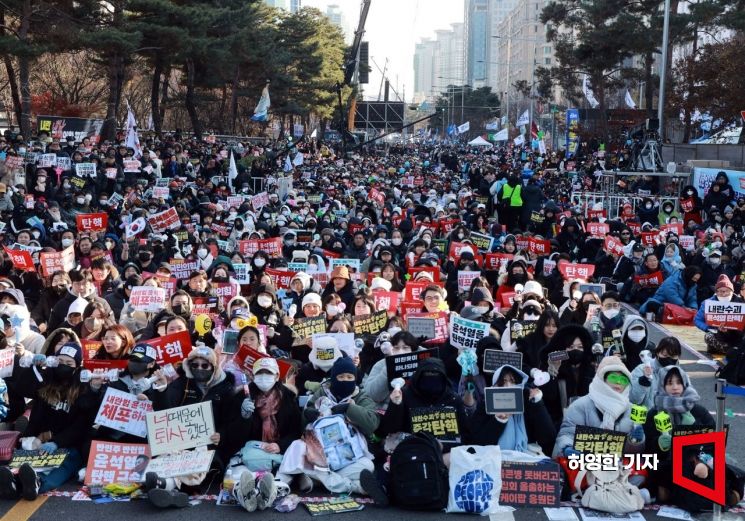 '尹 탄핵' 열기에도…與 의원들 "탄핵안 반대표 행사할 것"(종합)