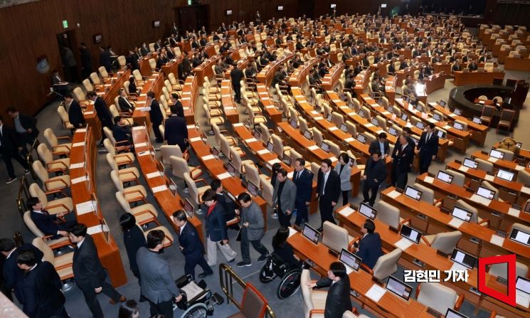 국민의힘, 비대위원장 인선 난항…여전한 내홍