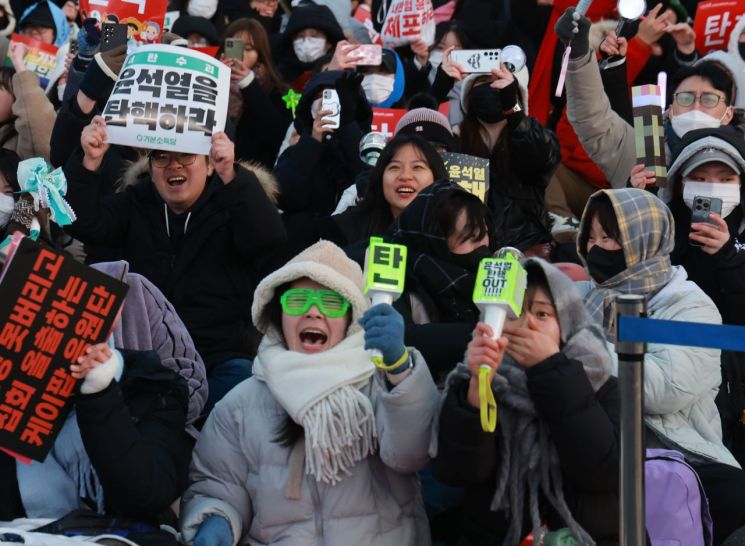 외신 "尹은 갈등 조장자…스스로 '탄핵 스모킹건' 제공"