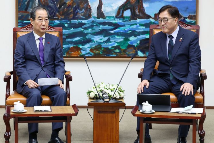 우원식, 국정협의체 당부…韓 권한대행 "국회와 협력"