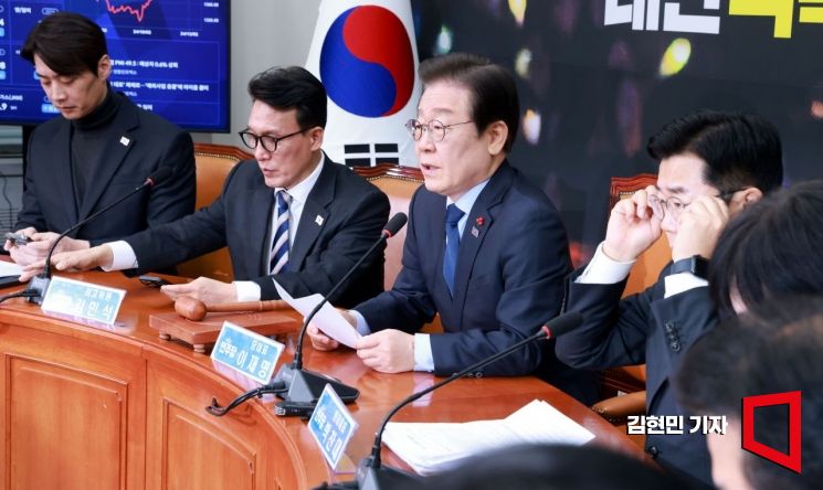 [포토] 이재명 "주도권 넘겨도 좋다…국정협의체 참여해달라"