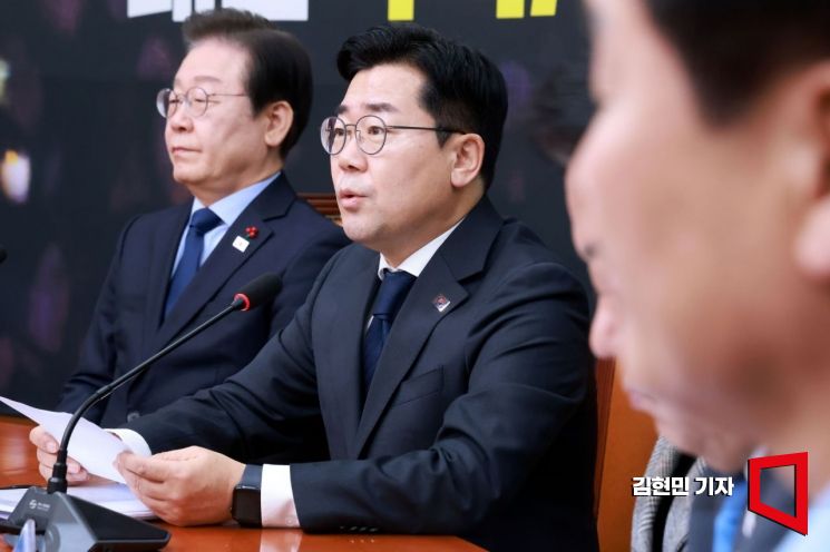 [포토] 박찬대 "헌재 재판관 임명 절차 신속하게 진행해야"