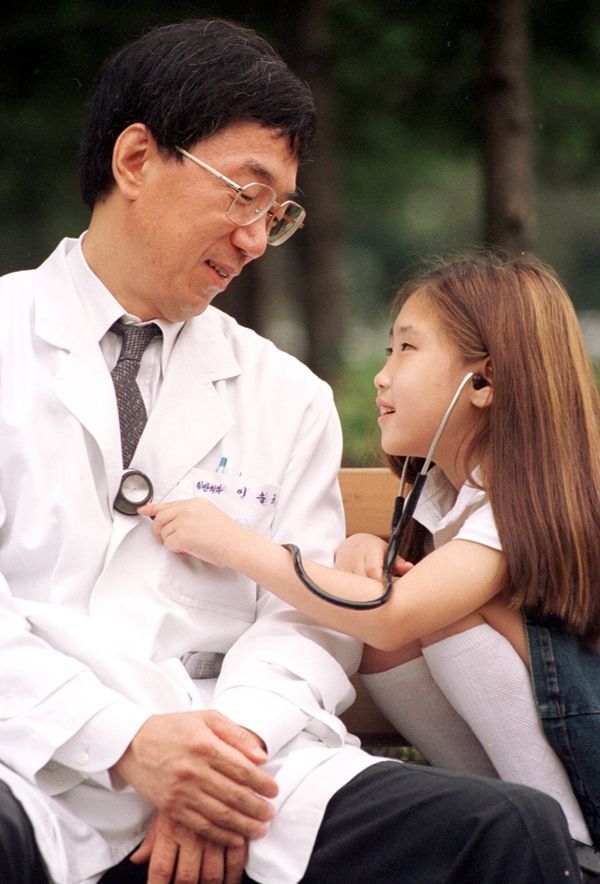 "시한부 아기가 어느덧 서른살"…국내 첫 '생체 간이식' 주인공 근황