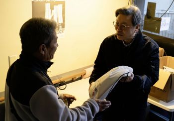 한경협, 취약계층에 방한용품 제공 봉사