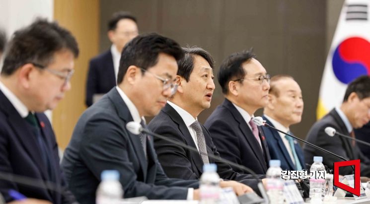 [포토] 모두발언하는 안덕근 산업부 장관