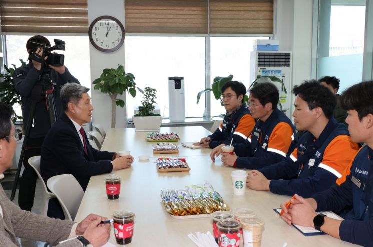 이강덕 포항시장, 포스코 노사 임금협상 잠정 합의안 도출 환영