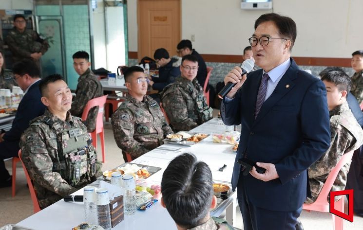 [포토] 우원식 국회의장, 장병들과의 오찬