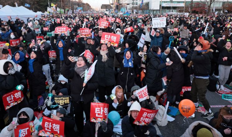 급락한 원화값에 흔들리는 기업들…환차손 '비상'[기업&이슈]