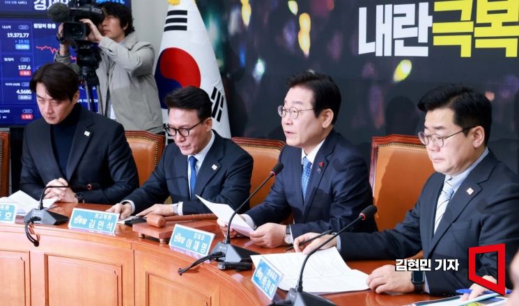 [포토] 이재명 "한덕수, 국민 뜻 따라 특검법 신속히 공포해야"