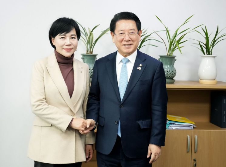 김영록 전남지사, 국회 방문…해상풍력 집적화단지 등 현안 건의