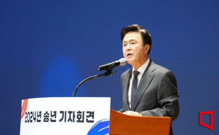 김태흠 충남지사 “윤 대통령 비상계엄, 정당한 통치권 아냐”