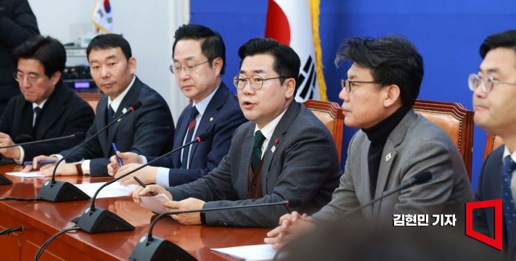 [포토] 박찬대 "한 탄핵 의결정족수는 151석…국민 선출한 대통령 아냐"