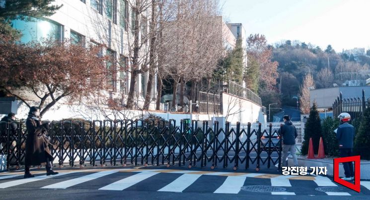 요건은 이미 상당 부분 충족했다…尹침묵에 '더 가까워진 체포영장'