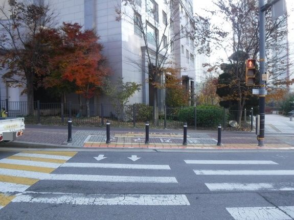 파주시가 운정신도시 내 노후 길말뚝(볼라드)를 교체한 후 모습. 파주시 제공