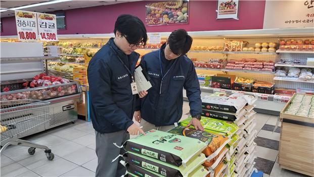 묵은 쌀 '햅쌀'로 둔갑…양곡 부정유통 33개소 적발