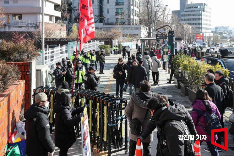 尹 3차 출석 요구 선택한 공수처의 셈법…사실상 '최후통첩'