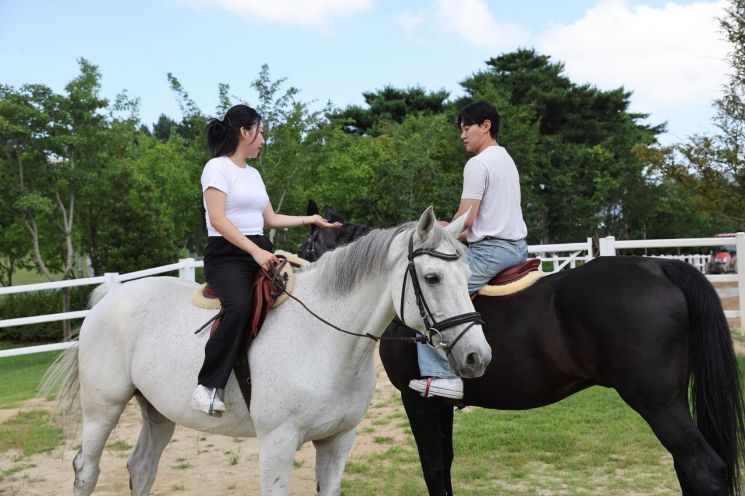 한국마사회, 아동~청년~노년 말산업 생애주기별 상생 실천