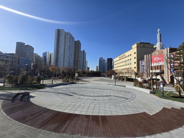 광진광장 자연과 휴식 만나는 힐링 명소로 재탄생   