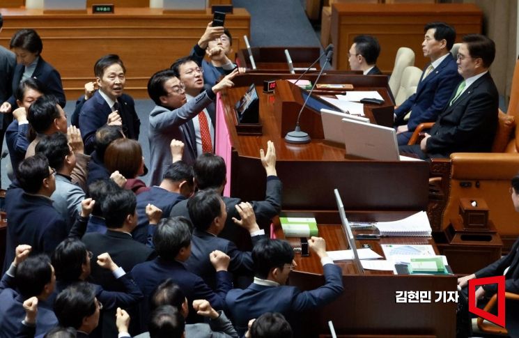 野 “국민의힘 지도부 인사들, 내란선전죄로 고발할 것”