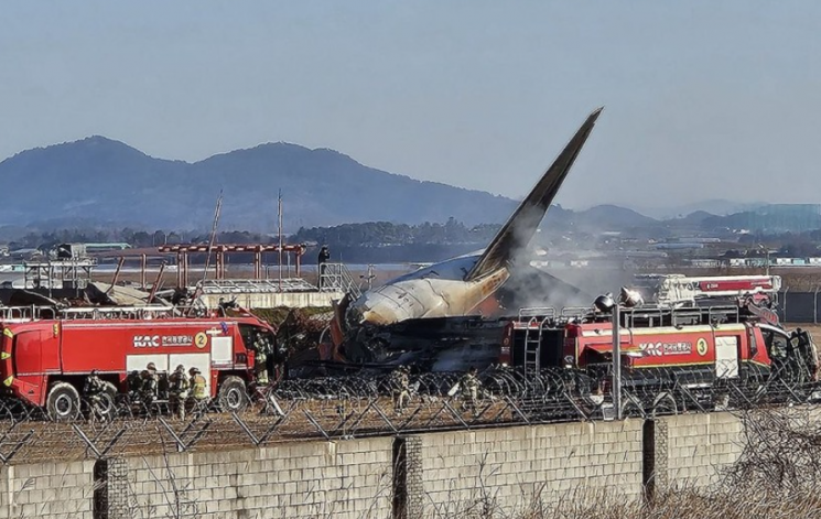 [영상] 800~900m 짧은 무안공항 활주로, 사고에 영향 미쳤나