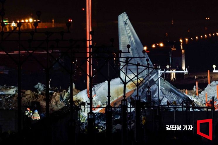 "아이들과 함께" "승진 동기끼리"…세 살 아기도 참변 (종합)