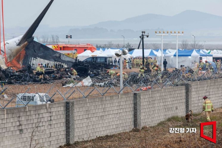 랜딩기어 못내린 제주항공 여객기…최악의 상황 다 겹쳤을수도