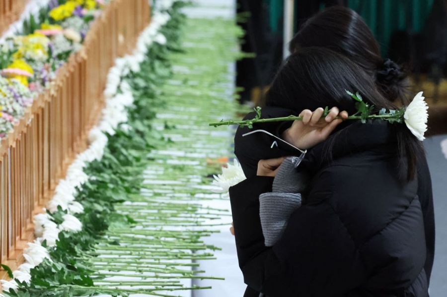 제주항공 승무원의 한숨 "비행 끝나고서야 참았던 눈물 흘려"