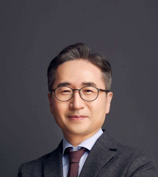 [신년사]장덕현 삼성전기 사장 "임직원 모두 '프로'로…초일류 부품 회사 도약"