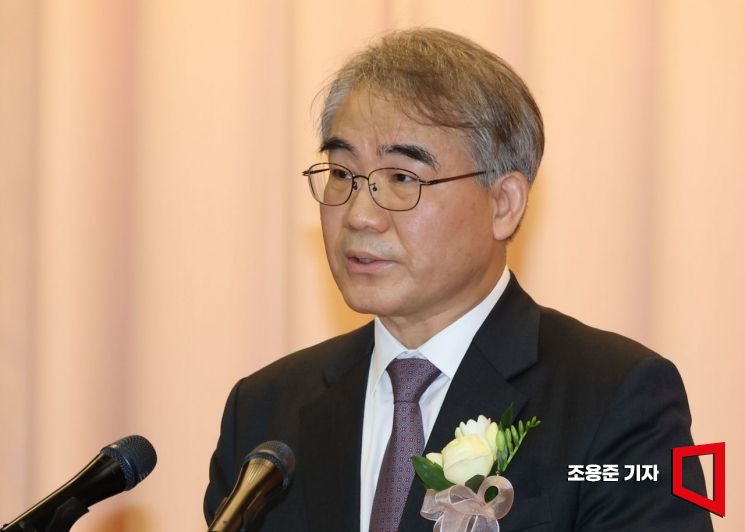 [포토] 취임사 하는 조한창 신임 재판관 